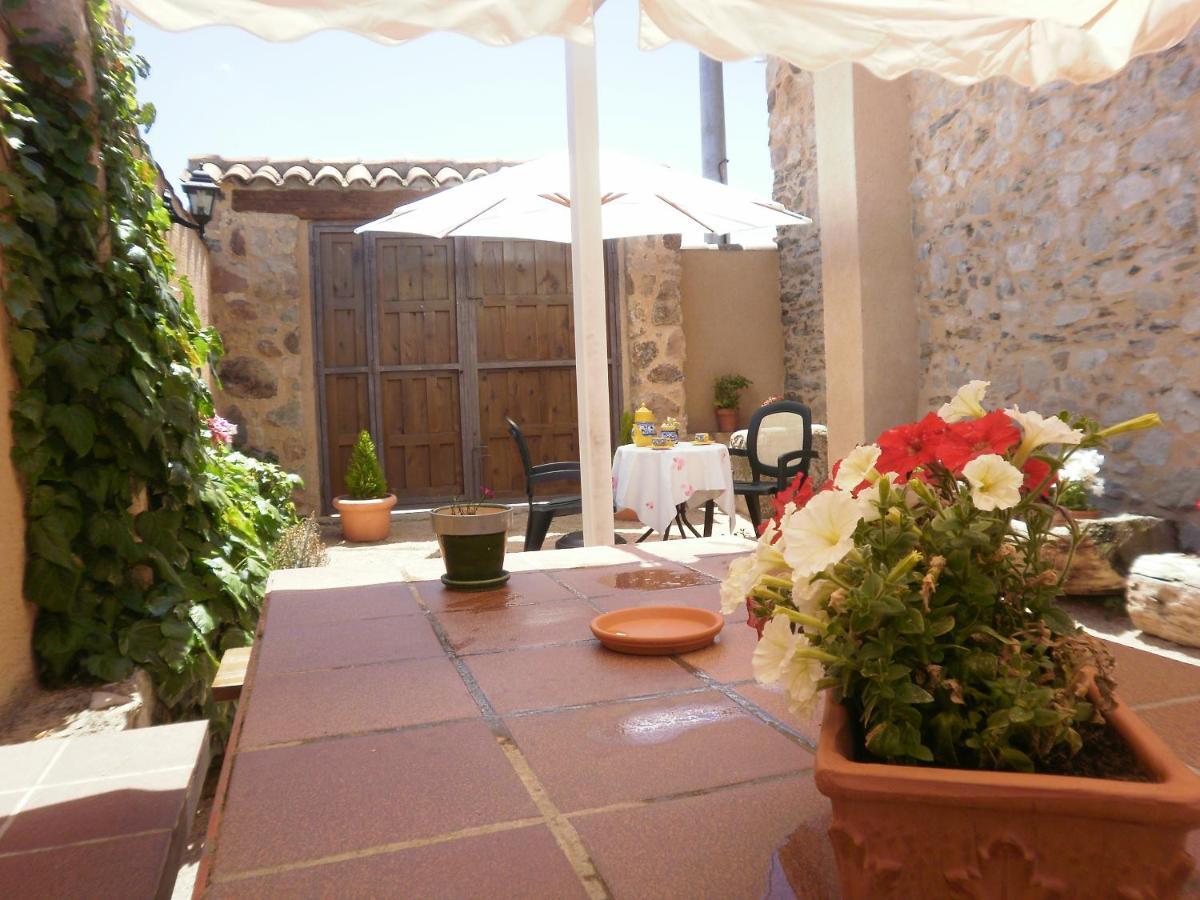 Hostal Camino del Prado Santa Maria la Real de Nieva Exterior foto