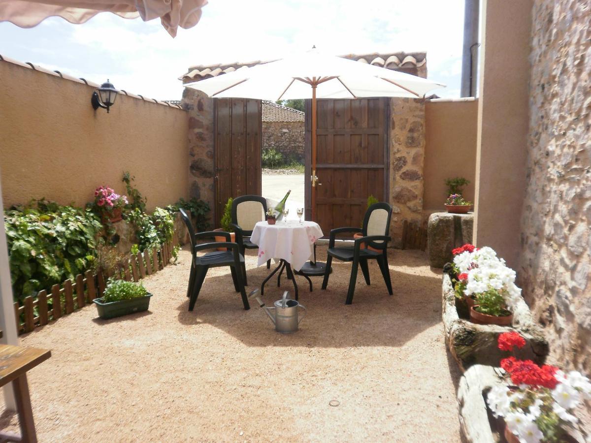 Hostal Camino del Prado Santa Maria la Real de Nieva Exterior foto