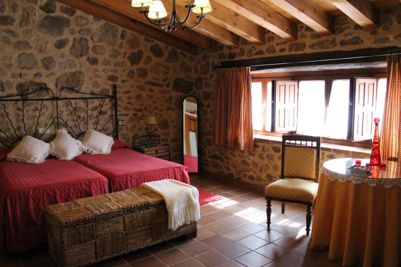 Hostal Camino del Prado Santa Maria la Real de Nieva Exterior foto