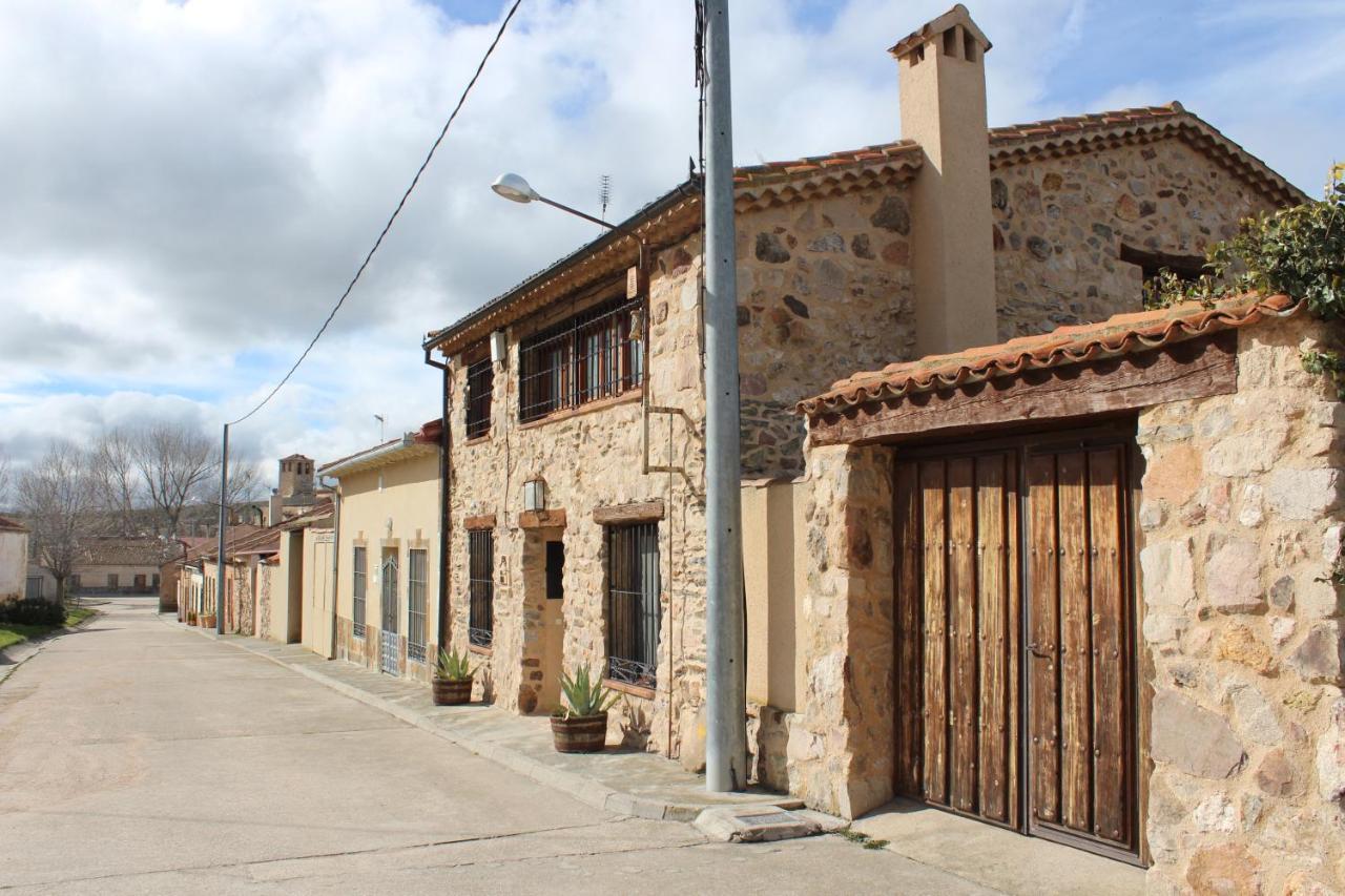 Hostal Camino del Prado Santa Maria la Real de Nieva Exterior foto